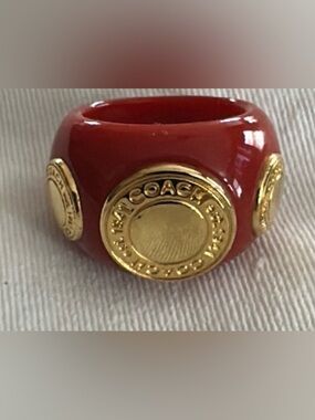 Coach ❤️ Burnt Red Resin Ring Size 8 Gold Tone Logo~ NWT